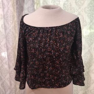 Honey Punch floral crop top w/flared sleeves